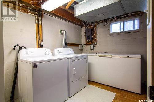 1624 C Avenue N, Saskatoon, SK - Indoor Photo Showing Laundry Room