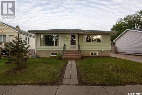 1624 C Avenue N, Saskatoon, SK - Outdoor