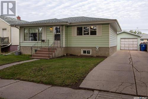 1624 C Avenue N, Saskatoon, SK - Outdoor