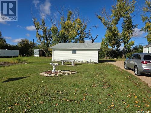 808 Railway Avenue, Markinch, SK - Outdoor