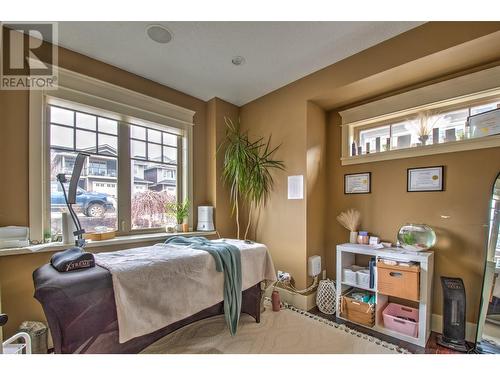 8764 Hofer Drive, Coldstream, BC - Indoor Photo Showing Bedroom