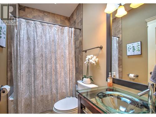 8764 Hofer Drive, Coldstream, BC - Indoor Photo Showing Bathroom