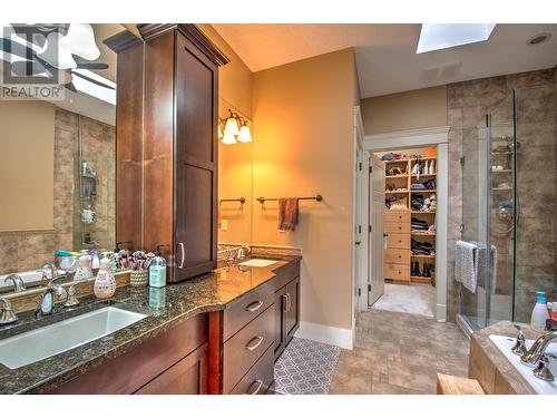 8764 Hofer Drive, Coldstream, BC - Indoor Photo Showing Bathroom