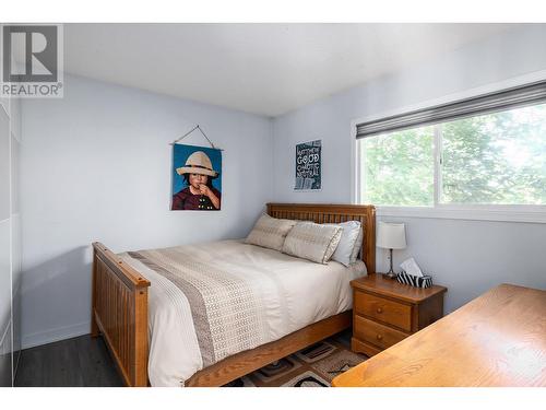 706 Renshaw Road, Kelowna, BC - Indoor Photo Showing Bedroom