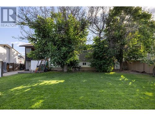 706 Renshaw Road, Kelowna, BC - Outdoor With Backyard