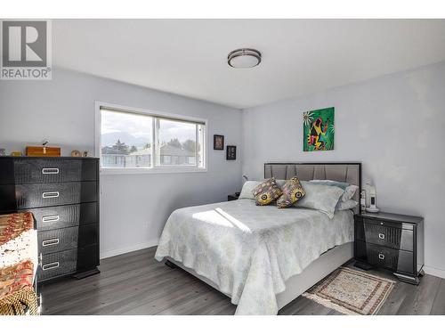 706 Renshaw Road, Kelowna, BC - Indoor Photo Showing Bedroom