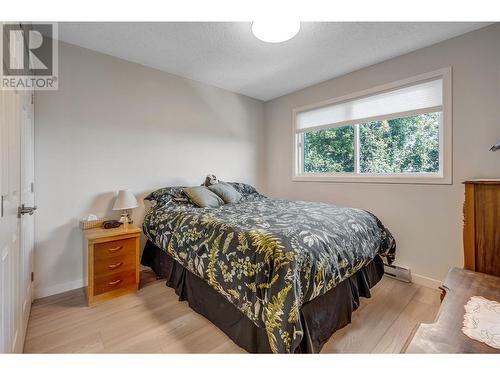 4790 Seaton Place, Peachland, BC - Indoor Photo Showing Bedroom