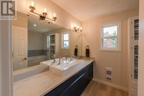 4790 Seaton Place, Peachland, BC - Indoor Photo Showing Bathroom