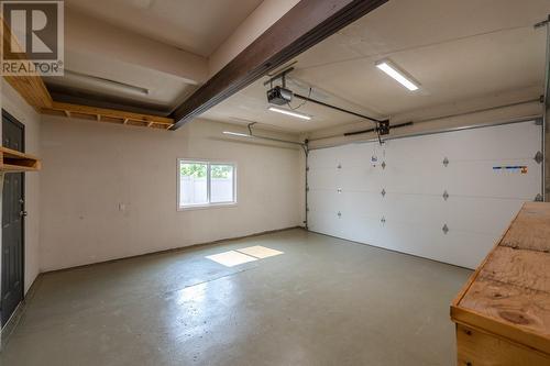 4790 Seaton Place, Peachland, BC - Indoor Photo Showing Garage