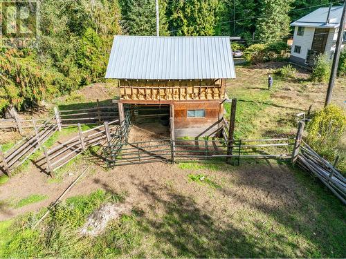 9905 6 Highway, Salmo, BC - Outdoor