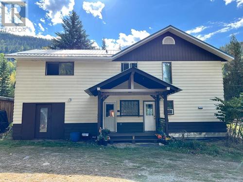 9905 6 Highway, Salmo, BC - Outdoor