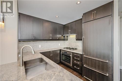 3500 Lakeshore Road W Unit# 808, Oakville, ON - Indoor Photo Showing Kitchen With Upgraded Kitchen