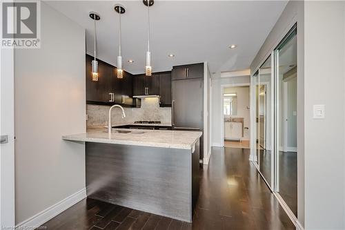 3500 Lakeshore Road W Unit# 808, Oakville, ON - Indoor Photo Showing Kitchen With Upgraded Kitchen