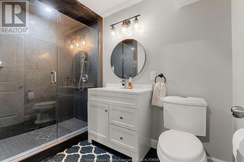 1067 Copeland Avenue, Windsor, ON - Indoor Photo Showing Bathroom