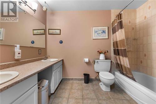 164 Eldorado Crescent, Pembroke, ON - Indoor Photo Showing Bathroom