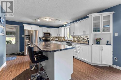 164 Eldorado Crescent, Pembroke, ON - Indoor Photo Showing Kitchen With Upgraded Kitchen