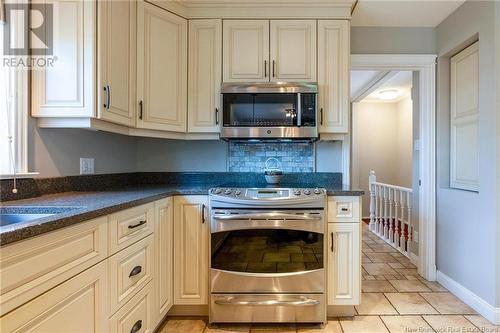 1 Heather Terrace, Fredericton, NB - Indoor Photo Showing Kitchen