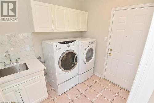 4358 Latimer Crescent, Burlington, ON - Indoor Photo Showing Laundry Room