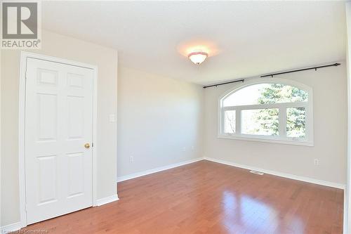 4358 Latimer Crescent, Burlington, ON - Indoor Photo Showing Other Room