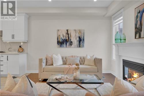 3079 Neyagawa Boulevard, Oakville, ON - Indoor Photo Showing Living Room With Fireplace