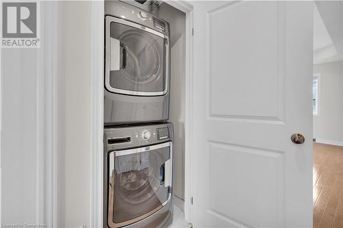 3079 Neyagawa Boulevard, Oakville, ON - Indoor Photo Showing Laundry Room