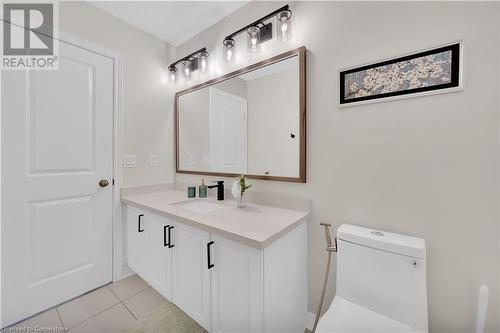 3079 Neyagawa Boulevard, Oakville, ON - Indoor Photo Showing Bathroom