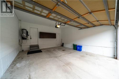 3079 Neyagawa Boulevard, Oakville, ON - Indoor Photo Showing Garage