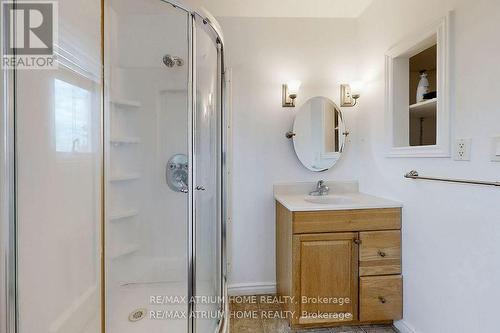 1242 Alexandra Avenue, Mississauga, ON - Indoor Photo Showing Bathroom