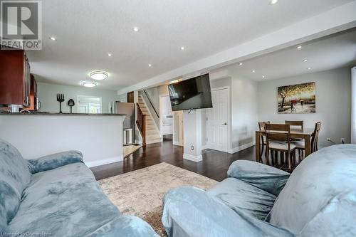 223 Lancaster Street W, Kitchener, ON - Indoor Photo Showing Living Room