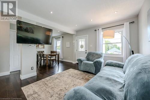 223 Lancaster Street W, Kitchener, ON - Indoor Photo Showing Living Room