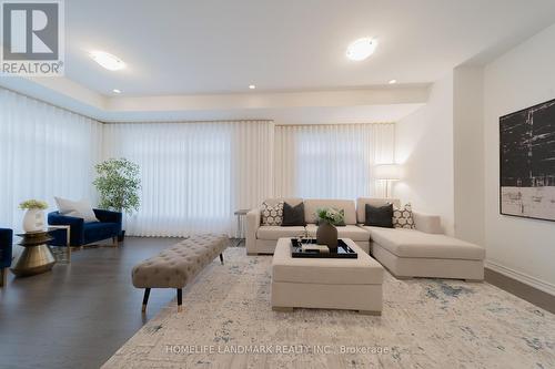 54 Guardhouse Crescent, Markham, ON - Indoor Photo Showing Living Room