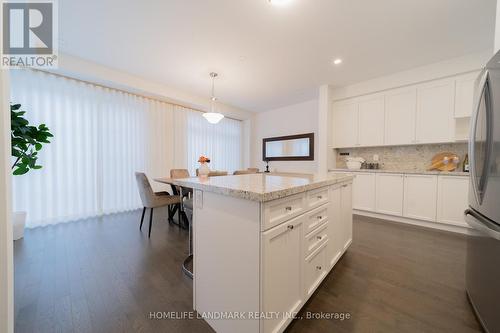 54 Guardhouse Crescent, Markham, ON - Indoor Photo Showing Kitchen With Upgraded Kitchen