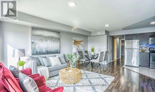 4 - 2500 Post Road, Oakville, ON - Indoor Photo Showing Living Room