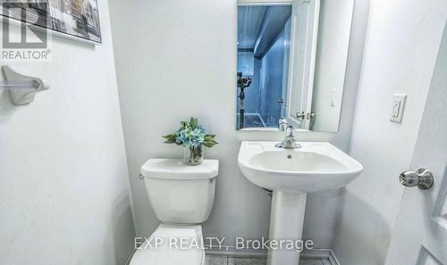 4 - 2500 Post Road, Oakville, ON - Indoor Photo Showing Bathroom