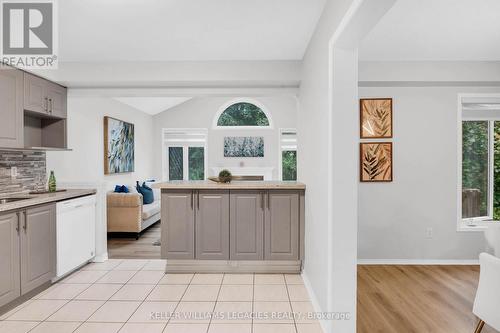 22 Southwell Place, Brampton, ON - Indoor Photo Showing Kitchen