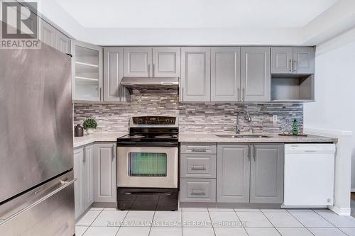 22 Southwell Place, Brampton, ON - Indoor Photo Showing Kitchen With Double Sink With Upgraded Kitchen