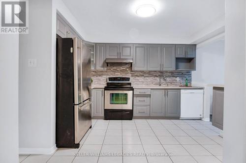 22 Southwell Place, Brampton, ON - Indoor Photo Showing Kitchen