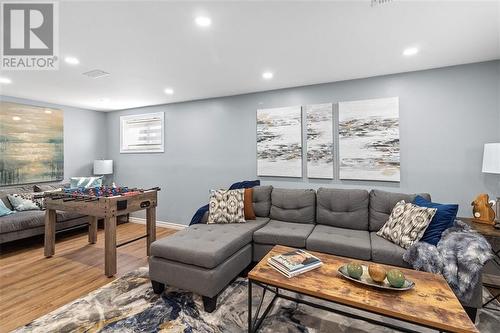 108 Windsor Drive, Brockville, ON - Indoor Photo Showing Living Room