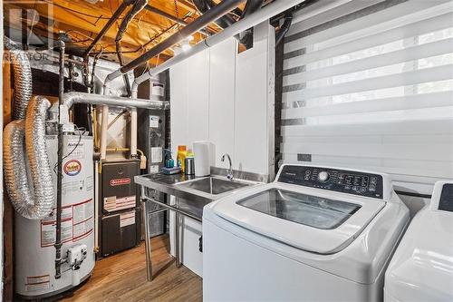 108 Windsor Drive, Brockville, ON - Indoor Photo Showing Laundry Room