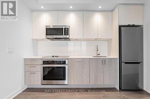 3602 - 1928 Lake Shore Boulevard W, Toronto, ON - Indoor Photo Showing Kitchen