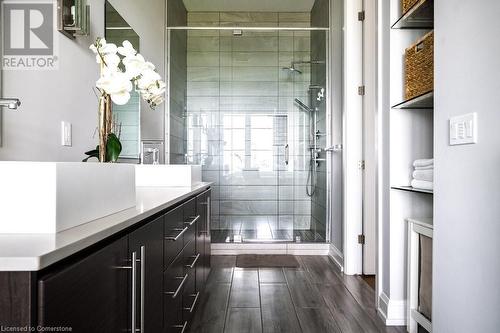 147 Mountain Park Avenue, Hamilton, ON - Indoor Photo Showing Bathroom