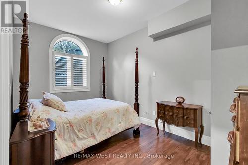 7817 Side Rd 10 Road, Centre Wellington, ON - Indoor Photo Showing Bedroom