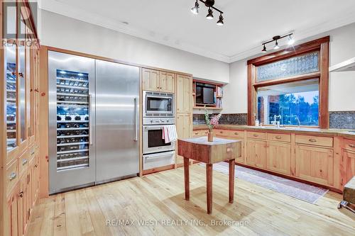 7817 Side Rd 10 Road, Centre Wellington, ON - Indoor Photo Showing Kitchen