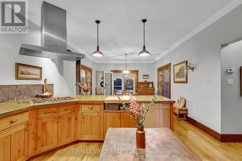 7817 Side Rd 10 Road, Centre Wellington, ON - Indoor Photo Showing Kitchen