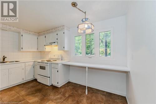 250 Kingswood Drive Unit# 1, Kitchener, ON - Indoor Photo Showing Kitchen With Double Sink