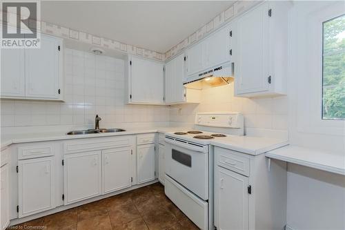 250 Kingswood Drive Unit# 1, Kitchener, ON - Indoor Photo Showing Kitchen With Double Sink