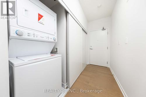 2601 - 70 Forest Manor Road, Toronto, ON - Indoor Photo Showing Laundry Room