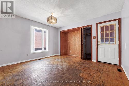 22 Lady Bower Crescent, Toronto, ON - Indoor Photo Showing Other Room