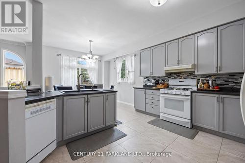 40 Lady Fern Drive, Markham, ON - Indoor Photo Showing Kitchen With Double Sink