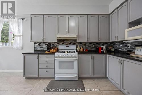 40 Lady Fern Drive, Markham, ON - Indoor Photo Showing Kitchen